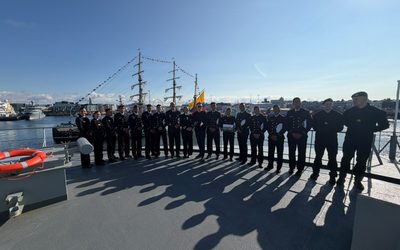 Profesionales Oficiales de Reserva fortalecen la presencia de Colombia durante visita del ARC “Gloria” a Islandia